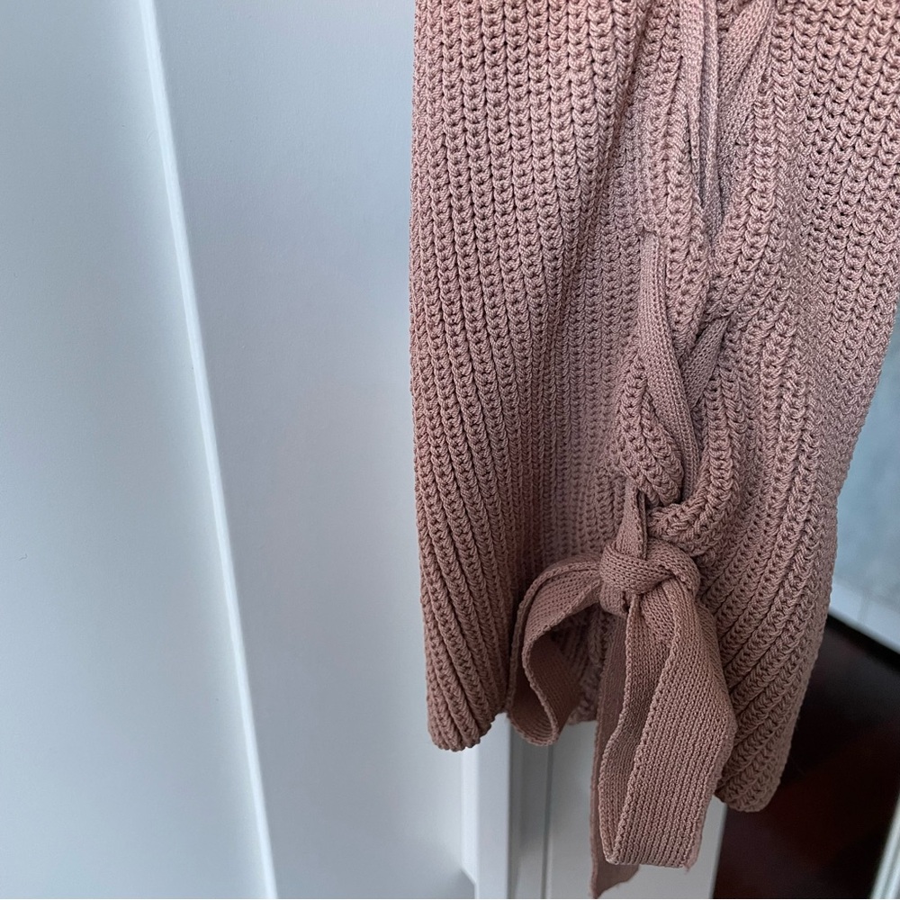 Wilfred by Aritzia Salome Ribbon Sleeve Crop Sweater Sz. S - Picture 2 of 9